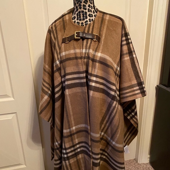 Beautiful Michael Kors cape. EUC - Picture 1 of 5
